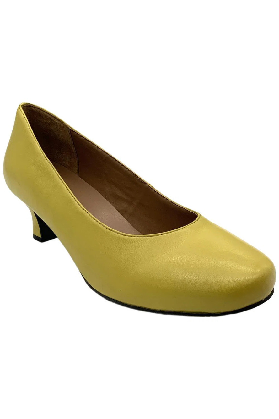 ARRAY Women's Flatter Heel Yellow - Wide